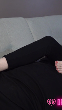 Bella's Footjob i Ręczna robota w znoszonych białych skarpetkach - (dreamgirls w skarpetkach)