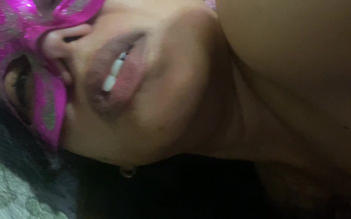 Arabicqueen: हस्बन के बाहर जाने के बाद प्यारा जोड़ा कामुक चुदाई करता है