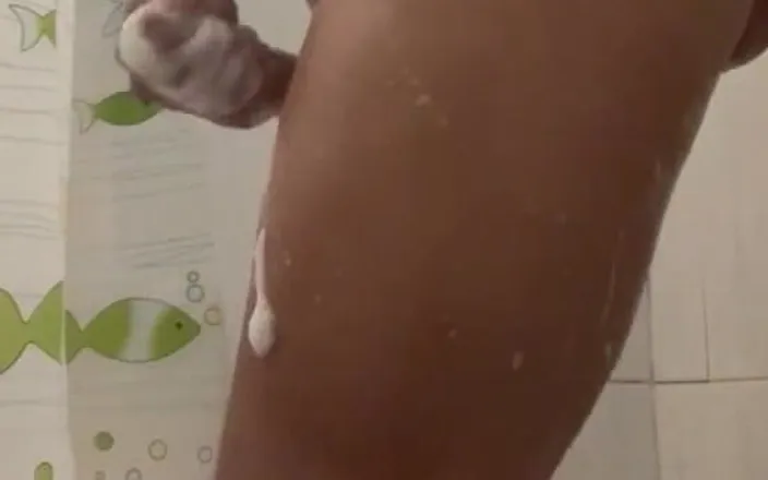 Ffunbutt: I Had to Take a Shower a Hot One
