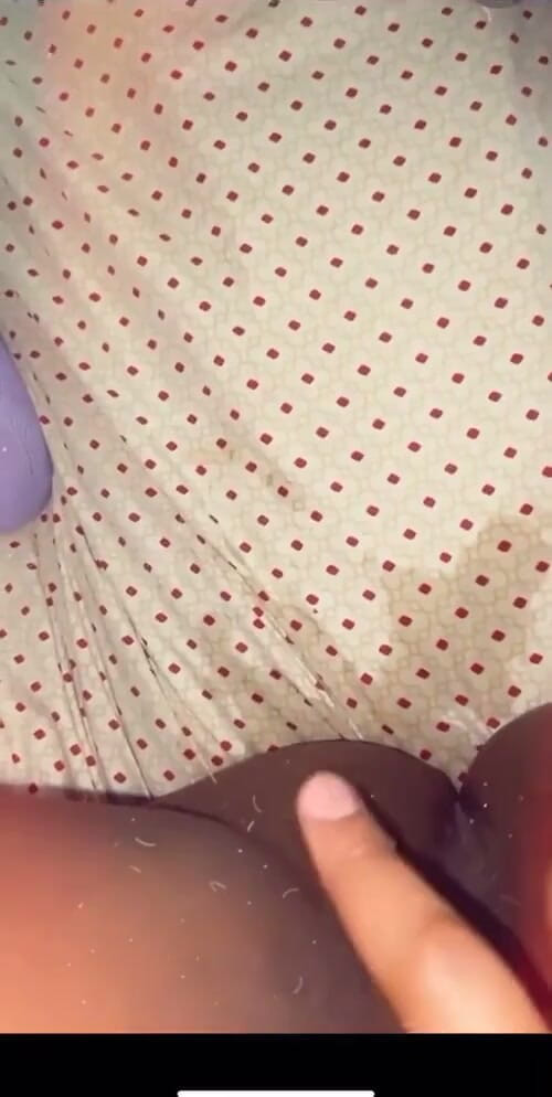 JuicyLucii: 甘い潮吹きをさせてください