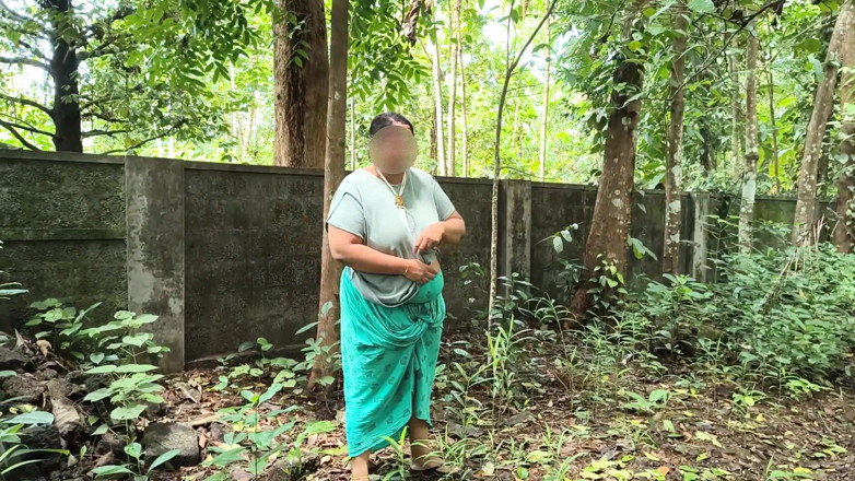 Anne Ipe: Desi Chubby Girl Going Nude in the Woods
