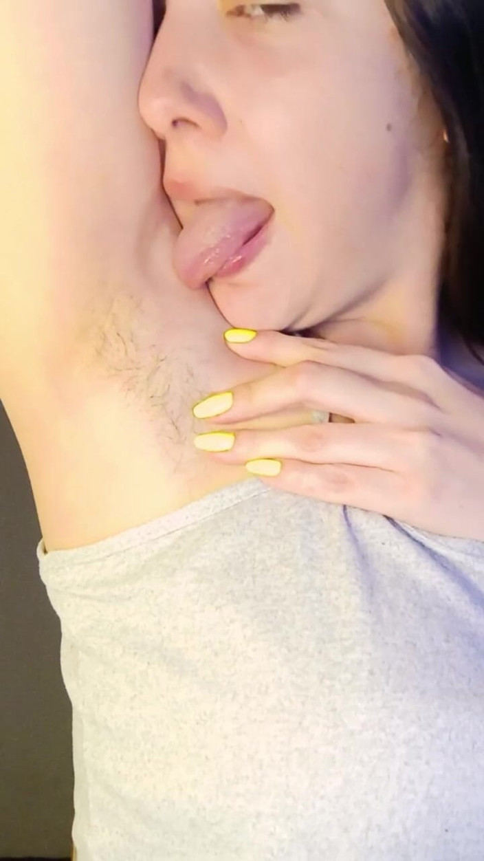 Golden domme: Jilat ketiak