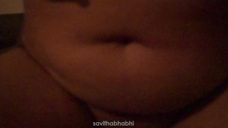 savithabhabhi: Novia india desnuda en video