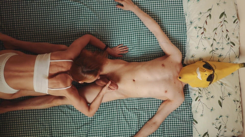 Anal Fans Couple: Śliczna dziewczyna ssanie penisa