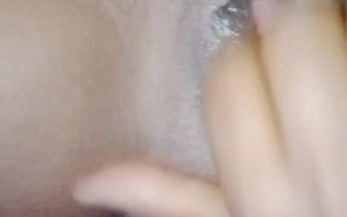 Sugarmama video call mutual masturbation: La figa che squirta ingrandito
