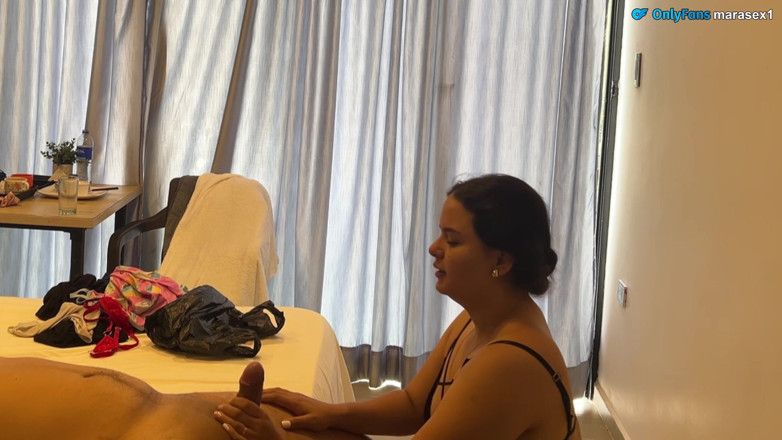 MaRaSexx: Hermanastra Hace Desorden Con Su Ropa Interior Y No Creeras...