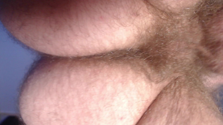 Hunky time: Alpha předvádí svůj zadek, chlupaté koule a mrdku.
