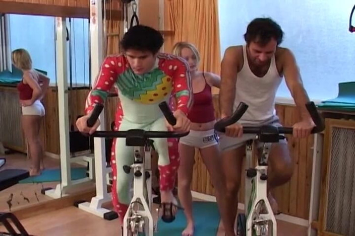 Planete Francaise: Cute French Fitness Instructor Assfucked in a Threesome