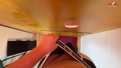 GLORYHOLEGAYS: Ayah memukul gloryhole: Pistonnya yang tebal memenuhi gelas - dan kemudian...