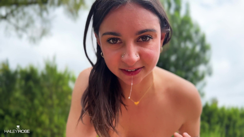 Hailey Rose: Novia tetona se la follan afuera y eyacula por todas...