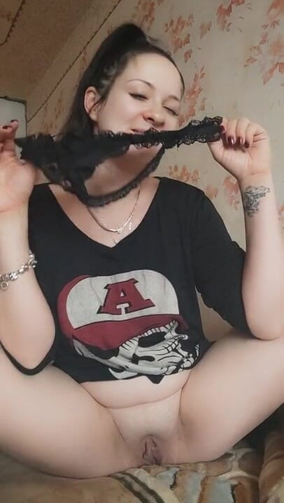 SexyAlbinaKiss: Seluar dalam basah melancap