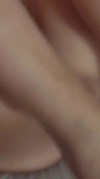 Selena, femme mature blonde amateur, se réveille à poil