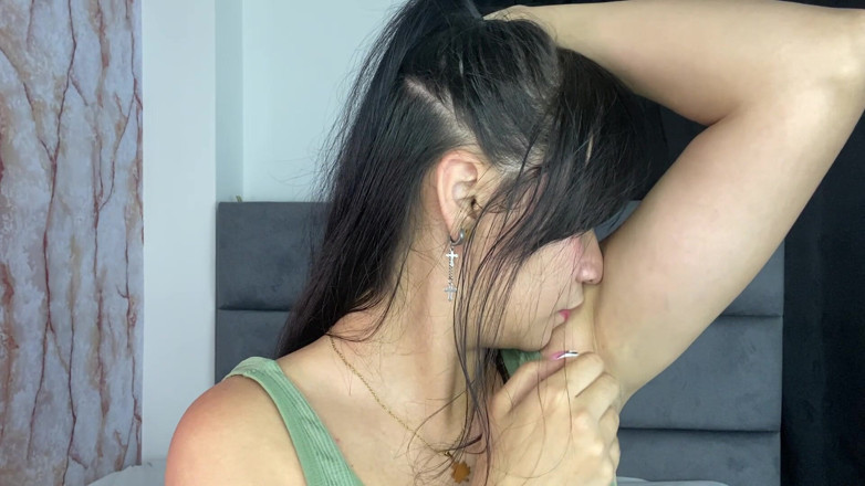 Angellkink: Sniff My Sweaty Pits