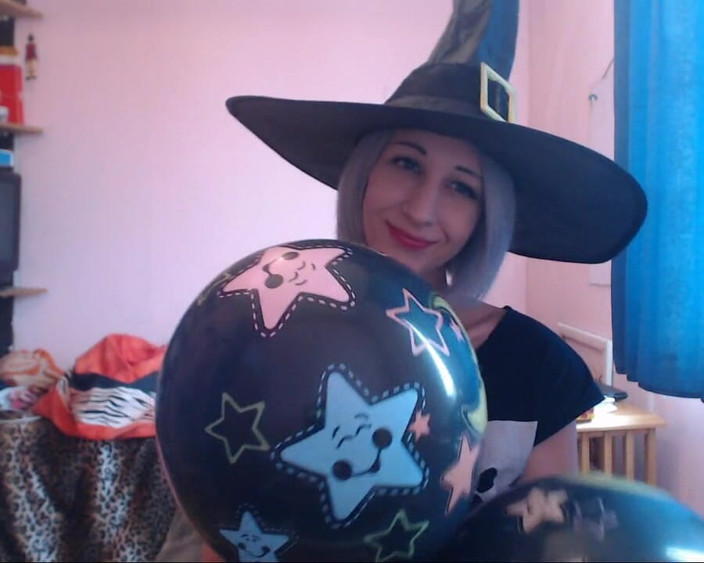Cuteblonde666: Ballons blasen