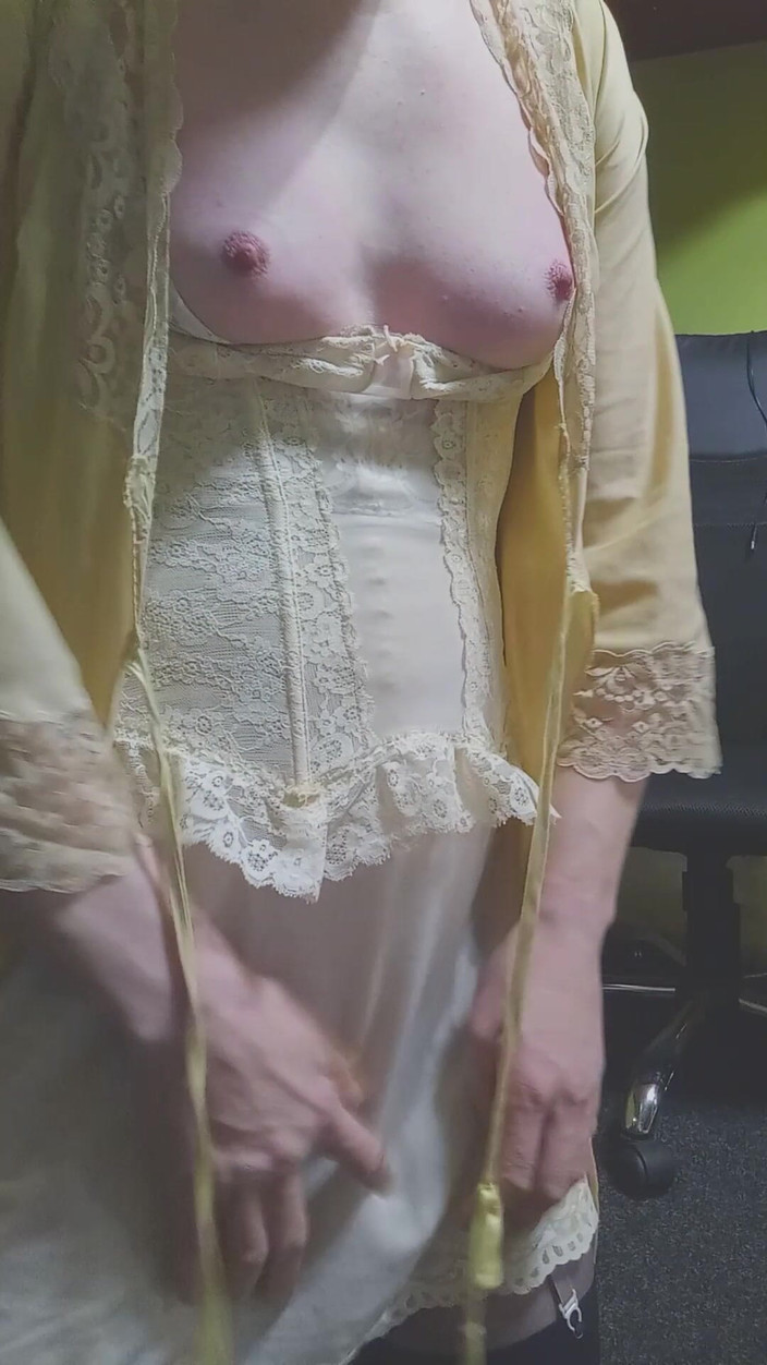 Layliana: Đồ lót