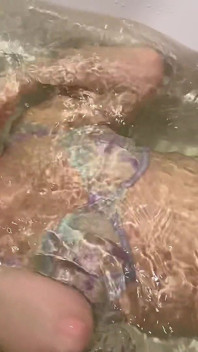Tease de l’orgasme sous-marin en retenue de souffle