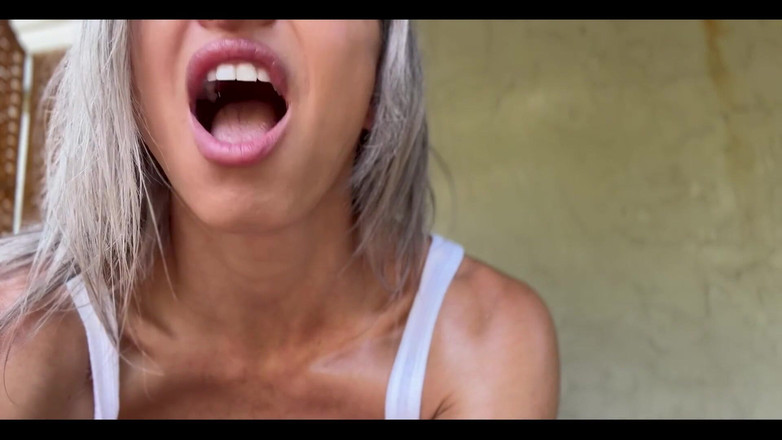 Lora Cross: 내 근육을 확인