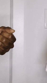 Enorme polla negra demoliendo trasero muscular blanco