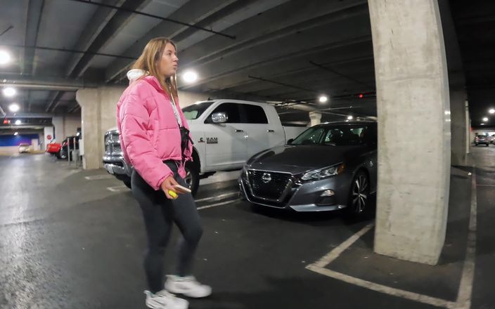 Addy Broke: Girl Sucking Dick Stranger in Car Sucked All the Cum