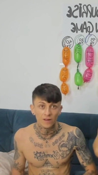 Para seks tańczy i blowjon w kamerze