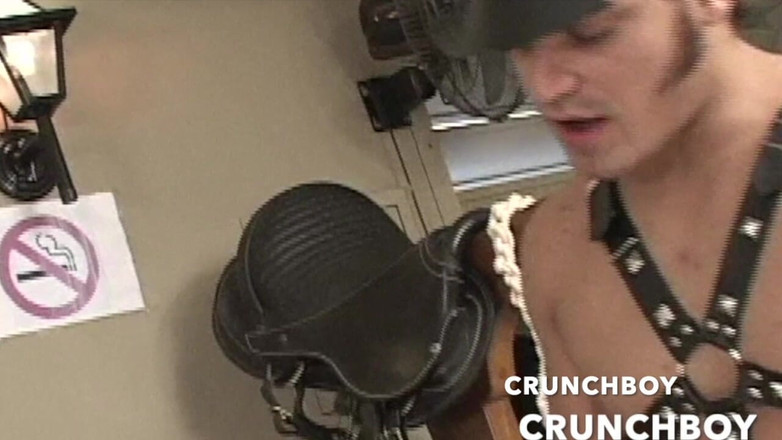 Bareback porn with straight boy: E' la prima volta per questo bellissimo ragazzo ad essere...