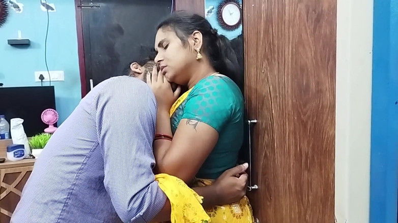 Vaishnavysharunraj: Mallu Hot Girl Half Saree Romance with Lip Lock, Desi...