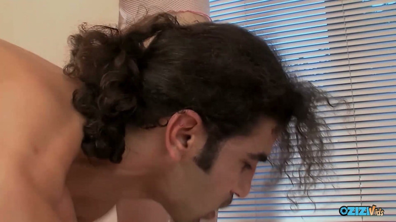Zizi Vids: นกดับเพลิงผมแดงในเย็ดหมู่สามคนชายสองหญิงหนึ่งเพลิดเพลินกับความหลงใหลและเย็ดสองรูด้วยความสุข
