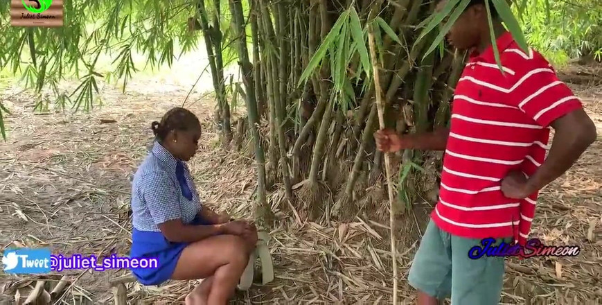 Julietsimeon: Julietsimeon dívka, byla ošukaná farmářem v křoví.