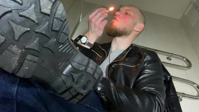 Hunky time: Kožený Šéf Kouří