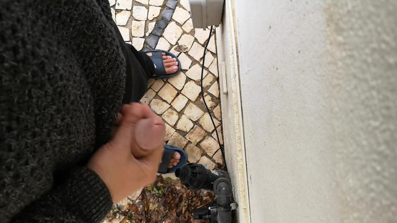 Rafael Torreano: Guy Filming Himself Wanking Outside From Eye View Perspective