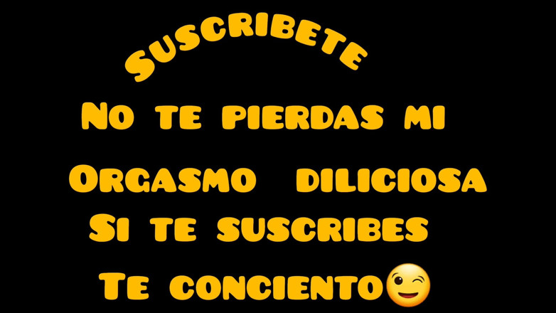 Elianis04: Beautiful Colombian Enjoys Masturbating in the Bathroom to the Fullest...