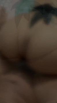 Wir werden sehr geil, wenn unser stiefvater gefickt wird und ich bitte meinen stiefbruder, mich hart und sehr gut zu ficken
