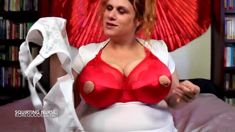 Kore Goddess: A enfermeira esguichando