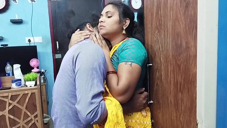 Vaishnavysharunraj: Mallu Hot Girl Half Saree Romance with Lip Lock, Desi...
