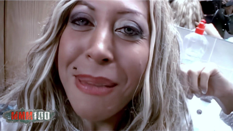 MMM100: Venus Nadržená Blondýnka s velkými prsy Venus Svlékání