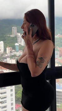 İri göğüslü evli hatun yalnız ve büyük siyah yarak fantezisini gerçekleştirecek fahişe arıyor