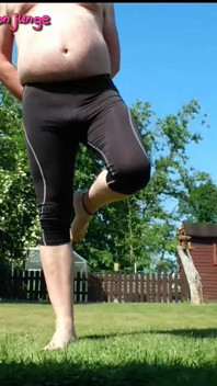 Sportliches Barfu im Garten