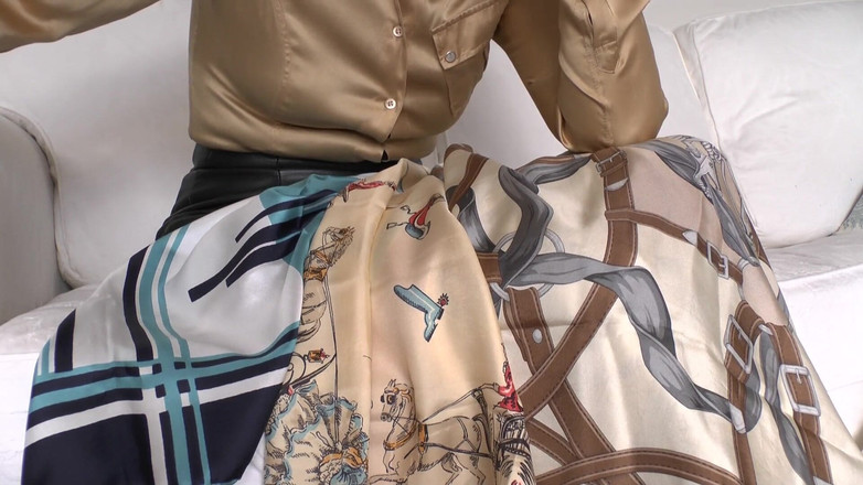 Lady Victoria Valente: pada syal sutra ibu tiri, Lady Victoria Valente