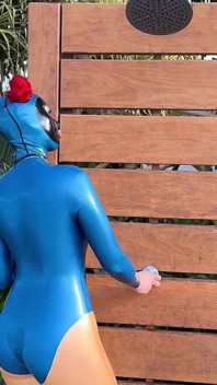 Rubberdoll in Paradise
