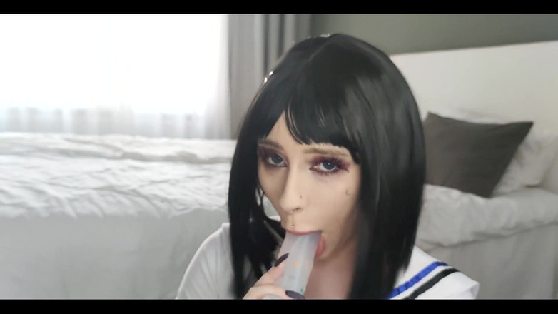 Peachgardens: Ich masturbiere und ficke einen gummischwanz, während ich über meinen stiefbruder...