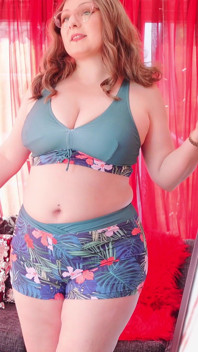 Tente haul! Trajes de verão! Curvilínea MILF Arya Grander