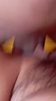 Sexo caliente en un motel, follando a pelo el coño y recibiendo sexo oral