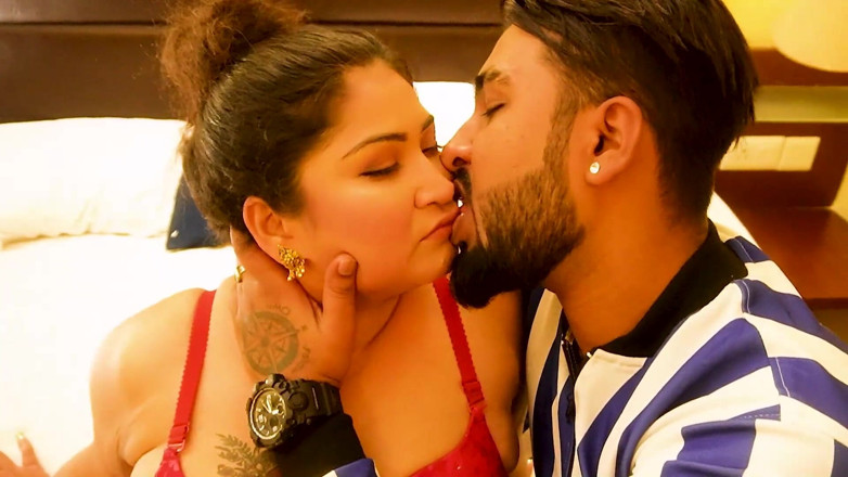 Xtramood: Desi couple love bird fucking each other in hotel