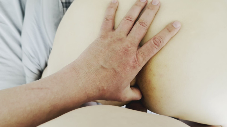 sexalko: ¡Persuadió a la madrastra al primer anal! Lindo dulce culo