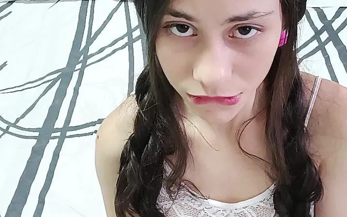 Natti natti: Beautiful princess misbehaves when she is home alone