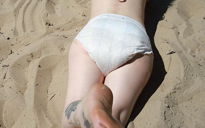 Nicole White: Nicole pasa tiempo libre en la playa