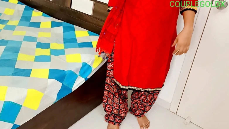 Sexy Komal: Komal Ji, pepek ini memerlukan dua tanah dan satu lobak...