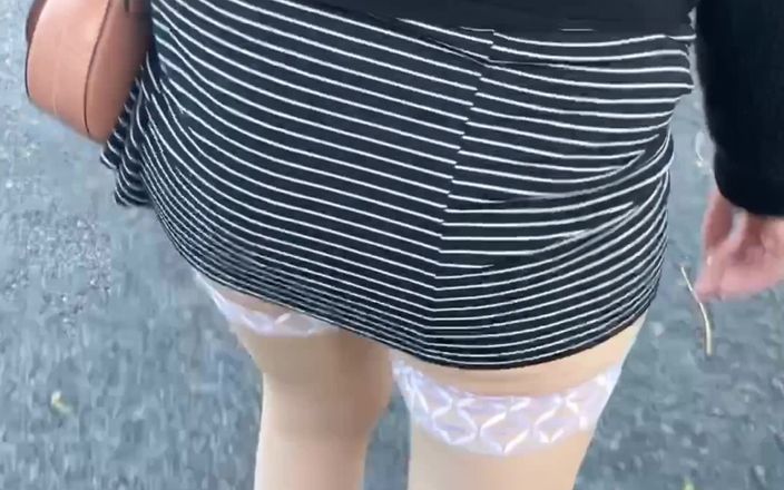 Lady Oups exhib & Maman salope: Walk on the Street in a Micro Skirt, Plug and...