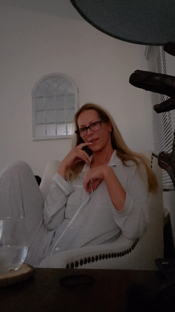 JessRyan: Stuzzicando per il Mio Fan Club! MILF Camgirl Jess Ryan