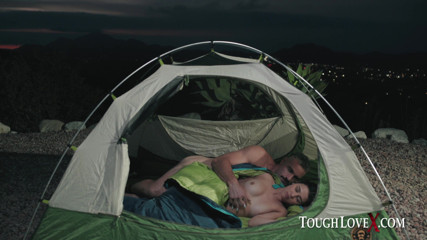 ToughLoveX: TOUGHLOVEX - Karl jde na kamping s Kylie Rocket